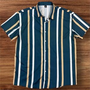 Manfinity Men’s striped casual button-down. XL.
